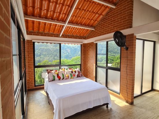 Mirador Villa Mercedes Hostel