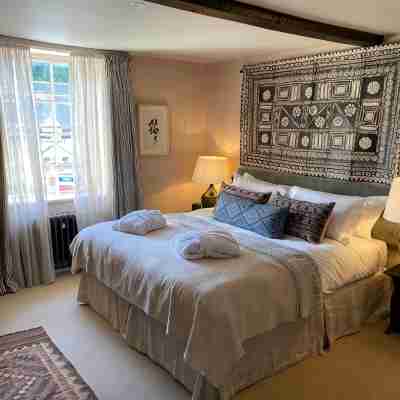 Royal Oak Ramsden Rooms