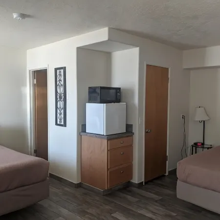 Little Daisy Motel