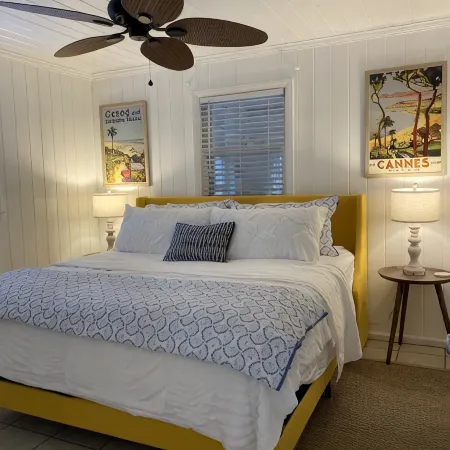 Charming Artist’s Cottage Near the Beach, Large Lot with Beautiful Oaks