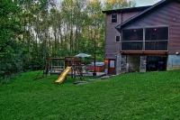Hidden Gem💎Large Ellicottville Chalet🍁Woods⛷ Hot Tub 🕹️ Arcade Fun 🔥Fire Pit - Chalets