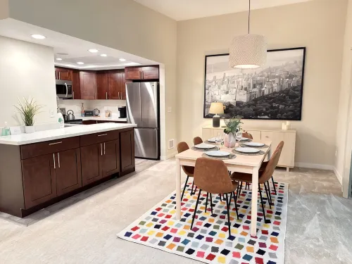 Modern Downtown Bellevue Condo, Free Parking - 4 Yıldız