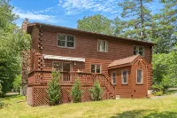 Our pondside cabin - a charming retreat with modern amenities near Wachusett Mtn