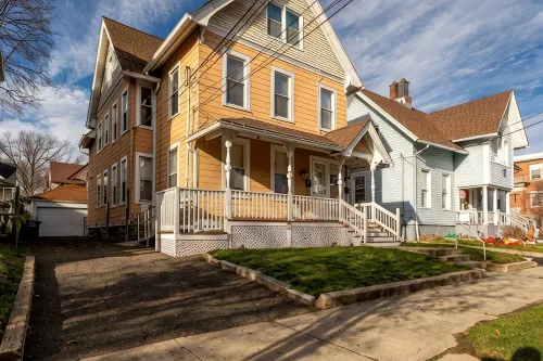 Modern + Spacious 5BR/2BA Home, Renovated Backyard - Wifi