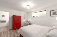 Private apartment in the quiet community of North Vancouver Lynn Valley - 3-Star