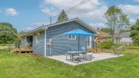 NEW! 3 bed, 1.5 Bath, Games, WIFI