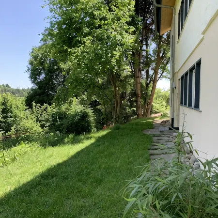Moderne Wohnung im Grünen mit Privatem Garten