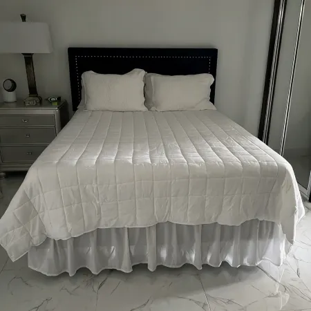 Luxury centric 1 bedroom apt - 5 min from the beach