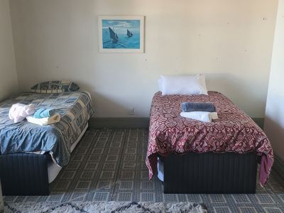 Room for everyone ..comfortablebeds for large groups