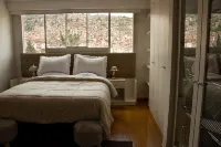 APARTAMENTO PENTHOUSE  DE 350 M2, CON VISTA PANORAMICA DE LA CIUDAD.
