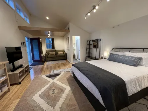 Artist's Studio wake up in the Ponderosa Pines. Grand Canyon, Sedona, Flagstaff. - Apartments