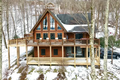 Large Log Cabin ON APP SKIMTN, HotTub, Pool Table, Kayaks, LOCATION! 100+reviews - 4 stjerner