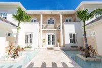 Luxury Villa with Private Pool, Cook,Maid & Golf Cart in Exclusive Punta Cana Các khách sạn ở 