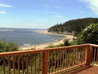 Eden's Garden Cottage, at the Oregon Islands Wildlife Refuge: Internet, piano