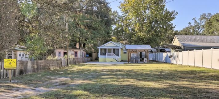 Off Duty Retreat ~Sleeps 10, Boat Slip, Screen Porch, Lots of Parking, 2 Grills Hotele w: Steinhatchee