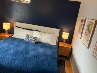 Stunning 2-bedroom Home w/ WiFi, AC in Brookline Pittsburgh,PA - 2-Star