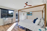 Guesthouse Poolside Suite 700sf 1 BR/2 BA/LR - Private Pools