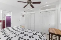 Fall in Love with This Gorgeous Pool Home Mins from Anna Maria! Pet Friendly! - Private Pools
