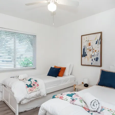LOVELY HOUSE IN THE HEART OF HALLANDALE BEACH Hotels in Hallandale Beach