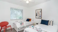 LOVELY HOUSE IN THE HEART OF HALLANDALE BEACH - Beach