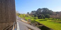 Apartment with beautiful view over a wooded park and a large terrace - 2성급