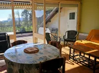 Apartment with beautiful view over a wooded park and a large terrace - 2-Star