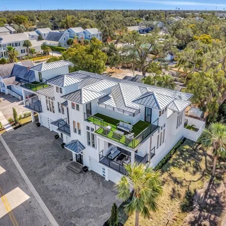 Coastal Retreat in Downtown Dunedin w/ Yard+Grill