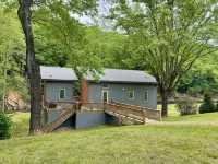 Riverfront Cabin, Hot tub, Fire Pit, Grill, Wi-Fi, Private, Fishing, Swimming - Wifi