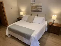 Clean, spacious, tastefully decorated 3 bedroom 2 bathroom Luxury Penthouse Apt - 4-Sterne