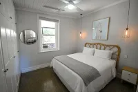 Beautifully renovated country cottage located near Mclaren Vale's best wineries - breakfast