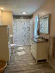Secluded Cabin w/ Private Pond/ Peaceful Getaway - balcony