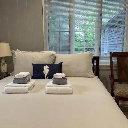 Newly remodeled home - Close to beaches, Main Street and Ferry to the Islands