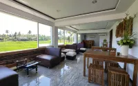 Art Doorz Homestay Istana Gandrung - พร้อมอาหารเช้า
