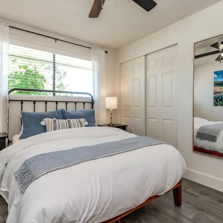 Short Walk to Downtown, AC, Coffee Bar, Patio Hotels in Enumclaw