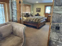 Mammoth Luxury Home 4K SF Walk to Chair 15 Theater Room Spa On Sierra Star Golf - 4-stjärniga
