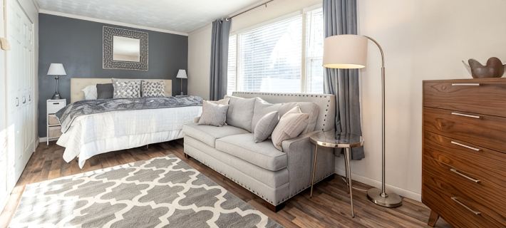 Glens Falls Boutique Stay, near skiing, Lake George, Saratoga, Pool! Hotels in Queensbury