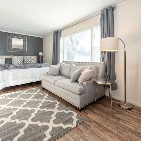 Glens Falls Boutique Stay, near skiing, Lake George, Saratoga, Pool!