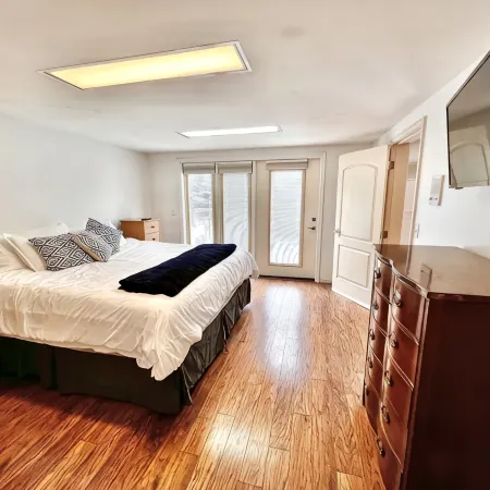 Large 4 Bedroom, Minutes from Mountains, Inlet, Airport and Downtown.