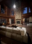 Welcome To Orlando's Chic Cabin! KING BED, FIREPLACE, SAUNA, HOT TUB, GAMES - de charme