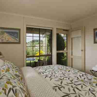 Tara Cottage - pet friendly Rooms