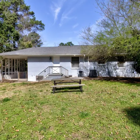 Lovely Modern 3 Bedroom bungalow l 3 King size beds