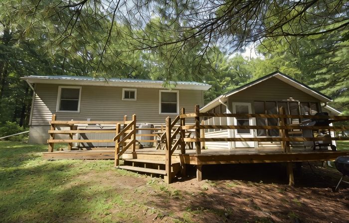 River Front Vacation Rental Property On The Clarion River in Clarington, Pa