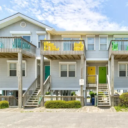 Steps to Beach - Dog Friendly - 2 Bedroom 1.5 Bathroom Townhome