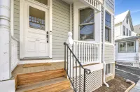 Palmer Square 1BR w/ Private Patio - 4 tähden