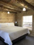 8 miles to Mount Rushmore - Sleeps 2 to 6 - Chalets