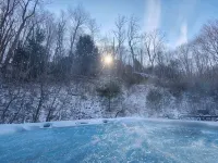 Hocking Hills Cabin- private hot tub, hiking trail, caves, fire pit, pool table - Boutique