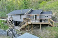 Creekfront Cabin on Tumbling Creek with 2 Bed, 2 Bath and Dog Friendly! - Hytter