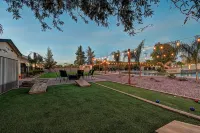 ScottsdaleStays Grand Chateau - 12Br Resort Estate - 500K Pool + Courts -  Ferienhäuser