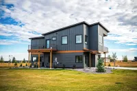 Shred Lodge - Luxurious modern home on the golf course with 180 degree views - balcony