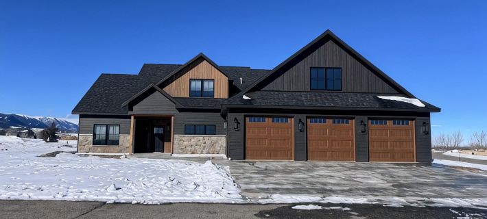 New! Rustic Modern Gateway to the Palisades Hotels in Red Lodge